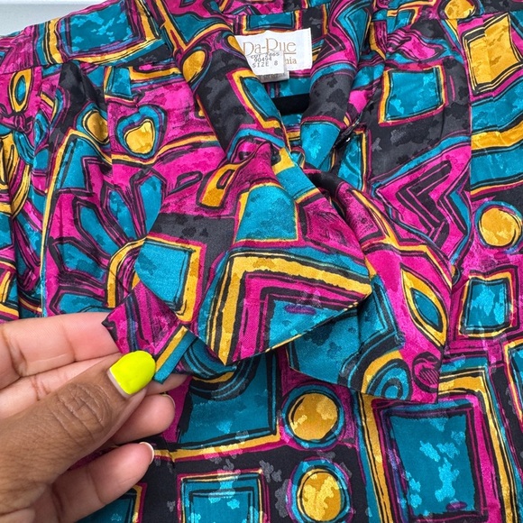 Vintage Da-Rue Multicolored Blouse with Tie, Shoulder Pads, Elastic Waist - Picture 5 of 9